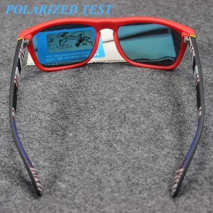 Óculos de sol polarizados Okuma UV400 oferecem proteção superior contra os raios ultravioleta, garantindo segurança ocular durante atividades ao ar livre. Seu design versátil os torna ideais para caça, pesca, condução e ciclismo, adaptando-se a diver